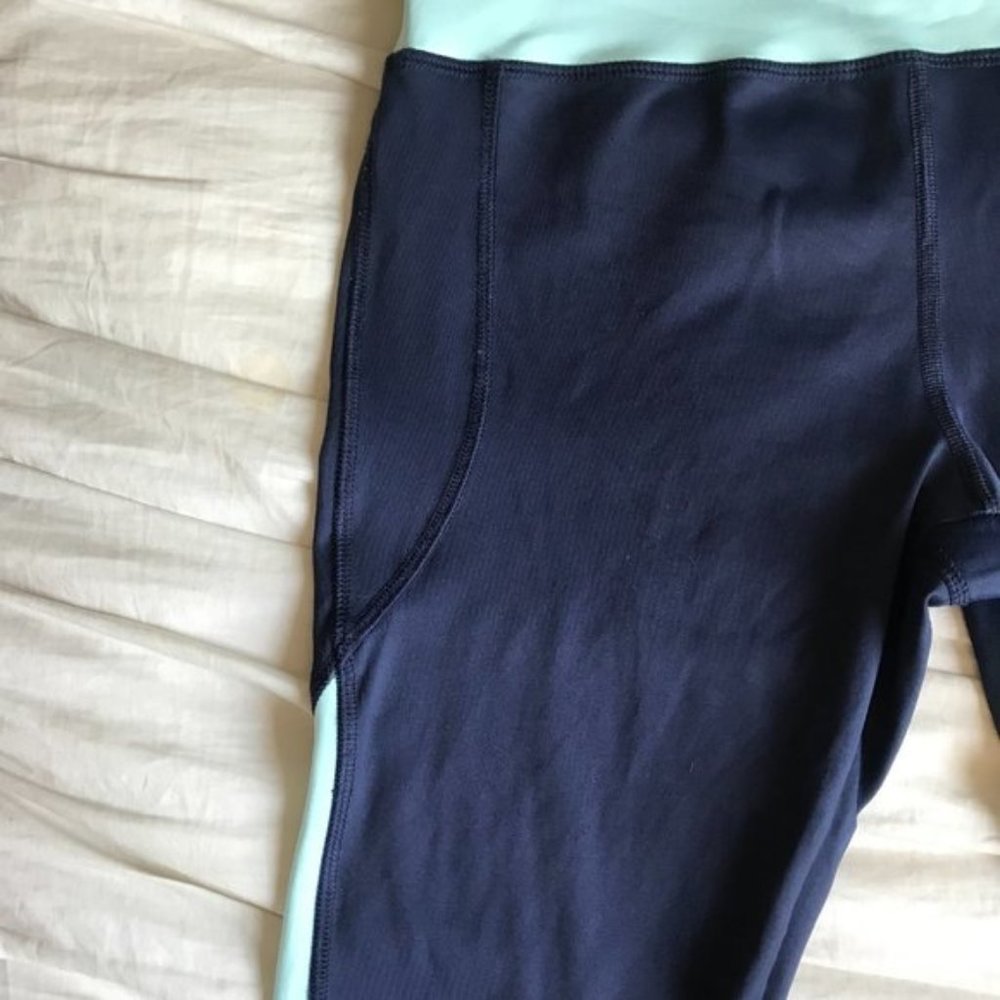 F21 Capri Workout Leggings - EUC
